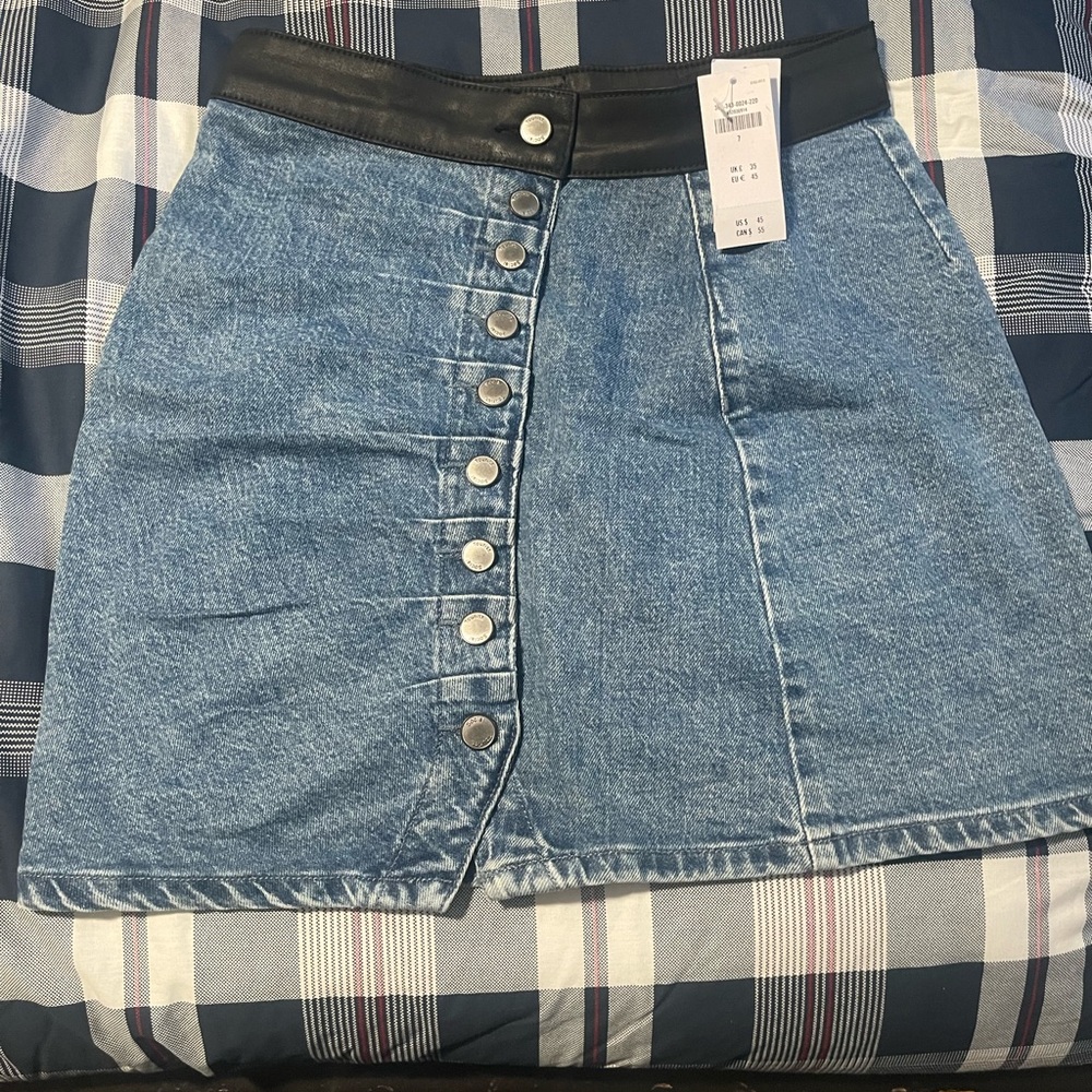 Chic Denim Mini Skirt with Black leather type Waistband